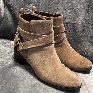 Anne Klein leather ankle booties, size 8